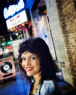 Carla Gugino Instagram - Thank you to the inimitable Nick Lowe and the super impressive Los Straightjackets for a fantastic night at legendary @antonesnightclub No one wanted to let you guys off the stage. 👏🏼🙌🏼🔥 And for me there will always be something special about seeing live music in Austin. 💥