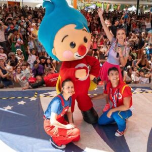 Carla Jara Instagram - Fin de semana hermoso animando y haciendo cuenta cuentos en @festikidscl 
4 años trabajando con este tremendo equipo y siendo muy feliz viendo a tantos niñas y niñas disfrutando de cada show, nos vemos pronto!!!
Gracias @mauriciomarcuson
Por confiar en mi, gracias @marianokaminski por acompañarme siempre!!! Gracias @diegourrutiabarra
Por las fotitos y videos🥰