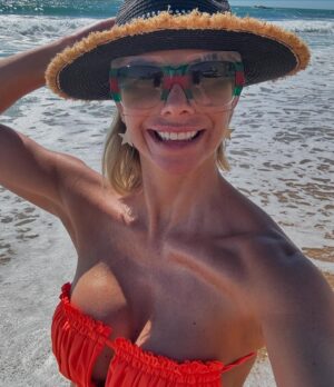 Carla Ochoa Instagram - “La voz del mar le habla al Alma”🔥🧜‍♀️🌊