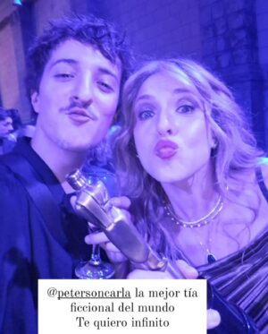 Carla Peterson Instagram - Carretito del festejo 
1 retrato iconic 
2 @javierbraier  el mejor manager do mundo 
3 @_minaserrano que se agacho un poquito para la foto. 
4 gracias @aptraorg x festejar nuestro cine y ficción
5premio Blondi mejor ópera prima con @toto.rovito 
6 gracias @julietadiaz77 y este premio es tan tuyo como mío.
7 @duplaa_nancyok @leosbaraglia ❤️
8 Morelli y Berruti 
9 chocha me retiro con la estatuilla
10 foto para revista con @minagostini  arte arte
11 gracias @intercontinental_buenosaires  que me trajo suerte, ahi hicimos junket de la peli así q comparto el premio.
@rfgstylecoaching 
@nanogmd  les amo 
Gracias @neccphoto x las fotos hermosas 
@nomerompanlapelicula  la podes ver en @netflixlat