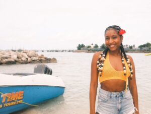 Carlacia Grant Instagram - Had to let my niece get some practice on the Fuji lol