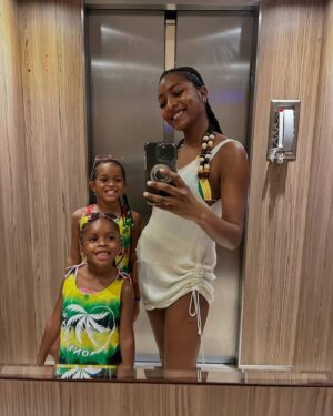 Carlacia Grant Instagram - Sun, sand, & sorrel for Christmas 🇯🇲