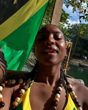 Carlacia Grant Instagram - Sun, sand, & sorrel for Christmas 🇯🇲