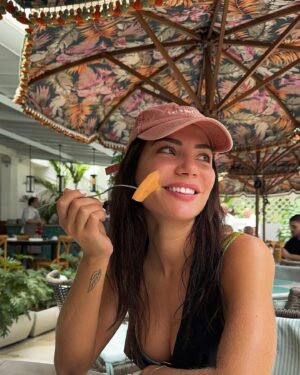 Carolina Carvalho Instagram - Que o vosso ano termine em grande e com amor , sempre amor ❤️