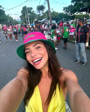 Carolina Carvalho Instagram - A vida no Off-line tem sido incrível 🇧🇷