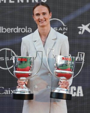 Caroline Graham Hansen Instagram - 🏆 Pichichi & MVP 🏆