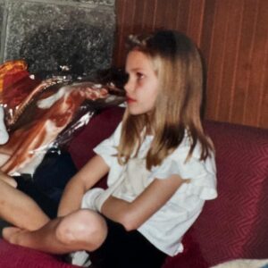 Caroline Receveur Instagram - Happy Birthday to me, to her 🎂🦂✨
Fière et admirative de cette petite Caroline devenue grande, celle qui n’aurait jamais imaginé vivre autant de vies en une seule. To another year of growing in strength, wisdom and grace 💫🤍 10/11