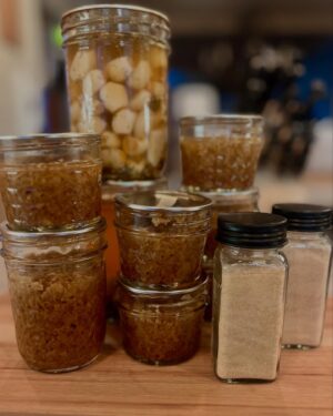 Carrie Underwood Instagram - Spent all day yesterday dealing with all the garlic in the root cellar. I’ll have a new crop coming later this year so I figured I might as well preserve last year’s haul. I pickled some, minced and pressure canned some and dried some for garlic powder. Our whole house now smells like garlic, but I’m happy with how it all turned out! Now it’s ready to use when I need it! 🧄