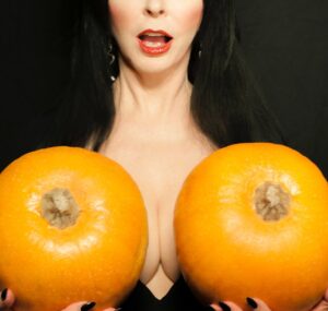 Actress Cassandra Peterson HD Photos and Wallpapers October 2024