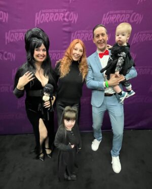 Cassandra Peterson Instagram - Loved seeing everyone’s Elvira costumes at @wahorrorcon this weekend! 😃 Lil’ Elvira was too cute!

#elvira #elviramistressofthedark #halloween #horror
