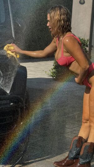 Catherine Joy Perry Instagram - Busy day working …. Need a car wash 🤣🤣????