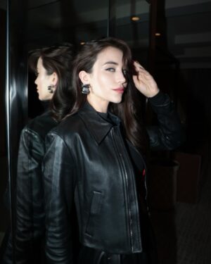 Caylee Cowan Instagram - Thank you @ferrari for an amazing night at the F1 Las Vegas Grand Prix wearing Ferrari from head to toe ❤️‍🔥 @ferraristyle 

Staying with the @wynnlasvegas 
@maisonwynn #maisonwynn 

📸: @gustave_durin 

 #ferrari #f1lasvegas 
#LasVegasGP
@f1lasvegas
@vegas