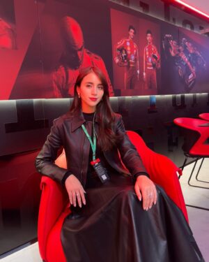 Caylee Cowan Instagram - Thank you @ferrari for an amazing night at the F1 Las Vegas Grand Prix wearing Ferrari from head to toe ❤️‍🔥 @ferraristyle 

Staying with the @wynnlasvegas 
@maisonwynn #maisonwynn 

📸: @gustave_durin 

 #ferrari #f1lasvegas 
#LasVegasGP
@f1lasvegas
@vegas
