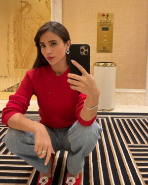 Caylee Cowan Instagram - Thank you @ferrari for an amazing night at the F1 Las Vegas Grand Prix wearing Ferrari from head to toe ❤️‍🔥 @ferraristyle 

Staying with the @wynnlasvegas 
@maisonwynn #maisonwynn 

📸: @gustave_durin 

 #ferrari #f1lasvegas 
#LasVegasGP
@f1lasvegas
@vegas