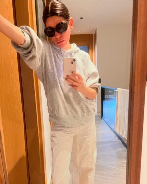 Ceren Moray Instagram - Bi sonraki bir öncekinin kehaneti ya da tam tersi dedim, vurdum. Bir de Tarkan vardı tabi🫠