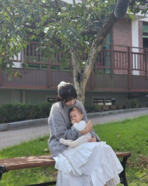 Chae Soo-bin Instagram - 내 조카 드라마 데뷔라니..🤍
오늘도 본방사수☃️