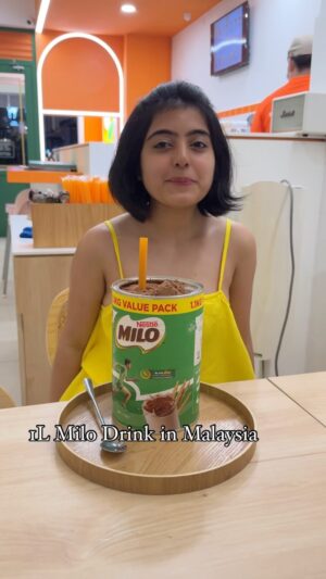 Chahat Anand Instagram - Share this with someone who loves milo✨ 

this can be shared with 4-6 people 😂 

#chocolatedessert #tastydessert #travelmalaysia #malaysiatrip