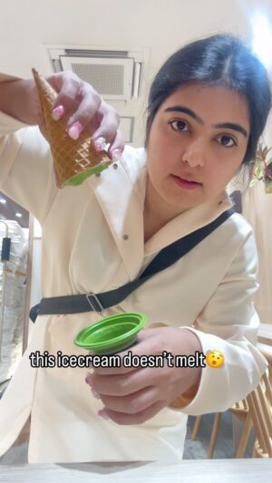 Chahat Anand Instagram - is icecream ko koi delhi/haryana leke aao, mai khud pighal gyi hu😂 

#icecream #japangram #japantourism #didyouknowthat #informative