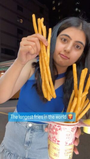 Chahat Anand Instagram - Share this with someone who loves fries? 🍟 🙋‍♀️ 

#foodreels #frenchfries #traveltaiwan #taiwangram #taiwanfood