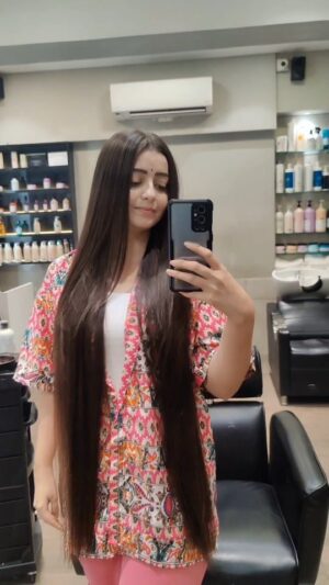 Chahat Pandey Instagram - ❤️ yesss  this is my real hair 😍🧿🧿 

#metime❤️ 

#spatime💆