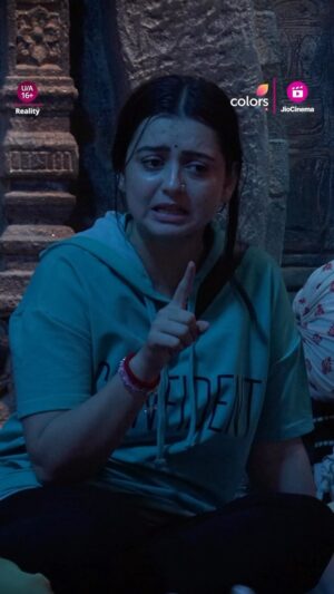 Chahat Pandey Instagram - Rajat aur Chaahat ke beech hua bawaal. 
Mazak tha yaa insult, yeh hai asli sawaal? 🤔

Dekhiye #BiggBoss18 @colorstv aur #JioCinema par.

#BB18 #BiggBoss18onJioCinema #BiggBoss @beingsalmankhan @chahatpandey_official @rajat_9629
