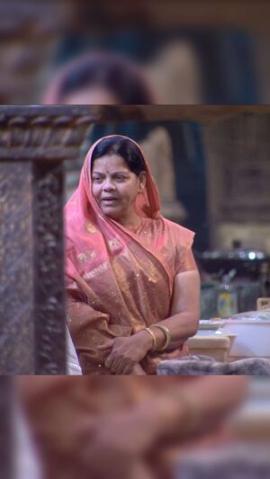 Chahat Pandey Instagram - When the makers turn a blind eye, someone has to call out the truth. And guess what? Mom’s always there to save the day—blunt, honest, and unapologetic! 😉✨

#BiggBoss18 #BB18 #ChahatPandey #Chahat #BiggBoss #MomsSupport