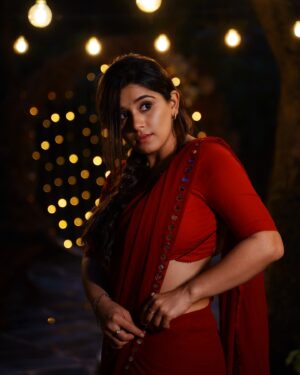 Chandni Bhagwanani Instagram - The lady in red 
..
..
..
#chandnibhagwanani #trending #saree #redaesthetic
