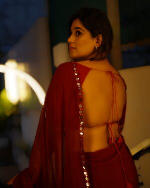 Chandni Bhagwanani Instagram - Last lot of pictures ❤️
..
..
..
#chandnibhagwanani #redsaree #baarish #telugu #foryou
