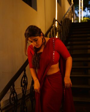 Chandni Bhagwanani Instagram - The lady in red 
..
..
..
#chandnibhagwanani #trending #saree #redaesthetic