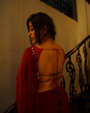 Chandni Bhagwanani Instagram - Last lot of pictures ❤️
..
..
..
#chandnibhagwanani #redsaree #baarish #telugu #foryou