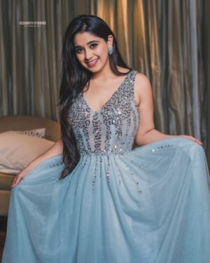 Chandni Bhagwanani Instagram - Baby just say yes 💖
..
..
..
#chandnibhagwanani #photoshoot #pictureoftheday #fairyprincess #fairytale