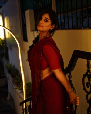 Chandni Bhagwanani Instagram - The lady in red 
..
..
..
#chandnibhagwanani #trending #saree #redaesthetic