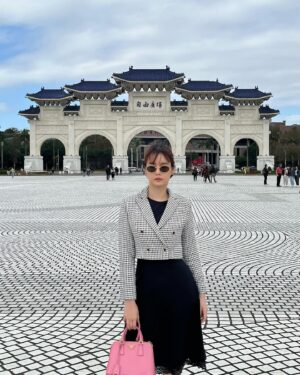 Chanidapa Pongsilpipat Instagram - Sunny day in Taipei. 🇹🇼 #chiangkaishekmemorialhall #taipei #taiwan #ChaniInAsia #miumiu #prada
