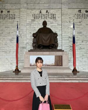 Chanidapa Pongsilpipat Instagram - Sunny day in Taipei. 🇹🇼 #chiangkaishekmemorialhall #taipei #taiwan #ChaniInAsia #miumiu #prada