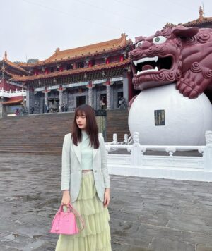 Chanidapa Pongsilpipat Instagram - Make merit for the New Year. 🙏🏻 #wenwutemple #nantou #taiwan #ChaniInAsia #prada
