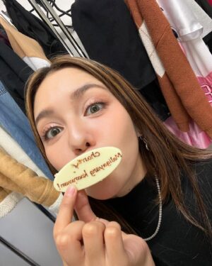 Chantal Videla Instagram - Hello 22!🐾

Thank you for all the birthday greetings peeps! 
Thank you Lord for 22 years of this amazing life! Excited for this new chapter, let the adventure begin~! But… I’m 22?! 10 years old felt like yesterday✨