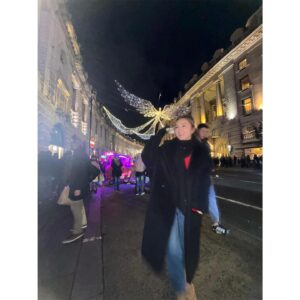 Charlene Choi Instagram - Merry Christmas 🎄❤️
Here are some Christmas Eve photo dumps 😝

#christmasparty2024
#happiestchristmasever 
#日日都好好笑
#衆志成城為聖誕 😏
#每個人都有自己功能 
#我愛嘅人同愛我嘅人都係身邊 ❤️❤️