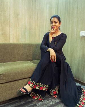 Chaya Singh Instagram - #bhairathiranagal promotions series 3 
I had so much fun in DKD🥰 

Stylist: @nithiyamogli @rafiullah78 
PC: @gowthamgb100 

#picoftheday #dkd