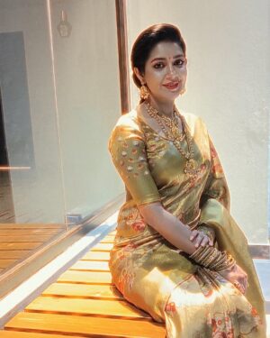 Chaya Singh Instagram - Real Gold is not afraid of the melting pot⭐️

Stylist: @nithiyamogli 
  @rafiullah78 
Hair: @geetha_hairstyle 
PC: @gowthamgb100 

#picoftheday #actress