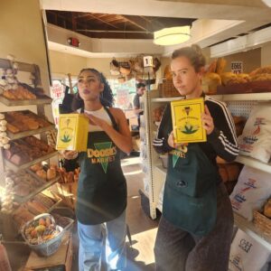Chelsea Tavares Instagram - we went on our lunch break filming AA. so happy we work on the same lot. 
If you know , you know #gilmoregirls 
💕