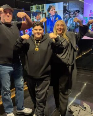 Chloe Fineman Instagram - Still thinking about this wig and Marcello’s yoked arms and the fact that i did get to meet @a.j.andbigjustice HOW MANY BIG BOOMS FOR THIS?! @nbcsnl