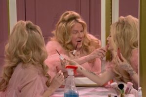 Chloe Fineman Instagram - “All thanks to @maybelline lip long lasting lip color ultimate plumper gloss color liquid lipper lipgloss color by Maybelline”  @nbcsnl