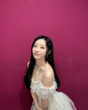 Cho Ha-seul Instagram - 🎊Fragile Eyes 첫방🎊