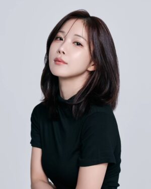 Cho Hyun-young Instagram - 스토리에만 올리고 피드에 올리는거 깜빡쓰..

몇번째가 젤 좋음?