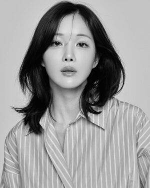 Cho Hyun-young Instagram - 스토리에만 올리고 피드에 올리는거 깜빡쓰..

몇번째가 젤 좋음?