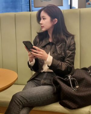 Cho Hyun-young Instagram - 화질 왜이럼...
