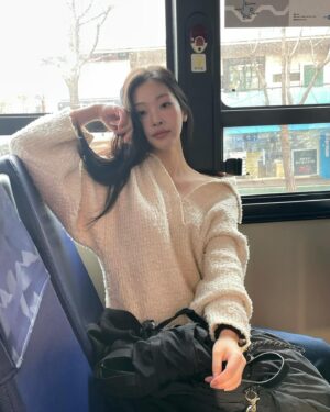 Choi Hee-jin Instagram - 오늘😼ㅎㅎ