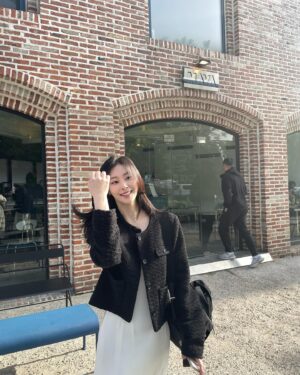 Choi Hee-jin Instagram - Smile!🎶🎶