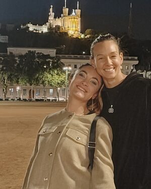 Christiane Endler Instagram - ¿Qué les gustaría saber sobre mi vida en Lyon? Déjenme sus preguntitas abajo ⬇️ los leo! ☺️