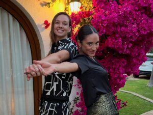 Christiane Endler Instagram - FELIZ AÑO PARA TODOS 🍾🥂 

2025 vamos con todo 👊🏽💥